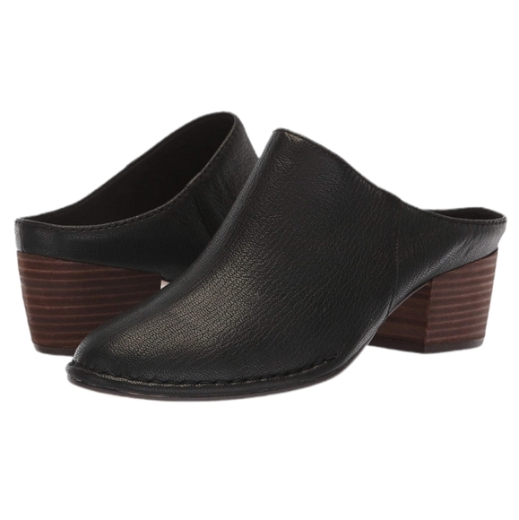 Clarks "Like New" leather Mary Jane Clogs shoes sz 9.5 M heels - Picture 1 of 12